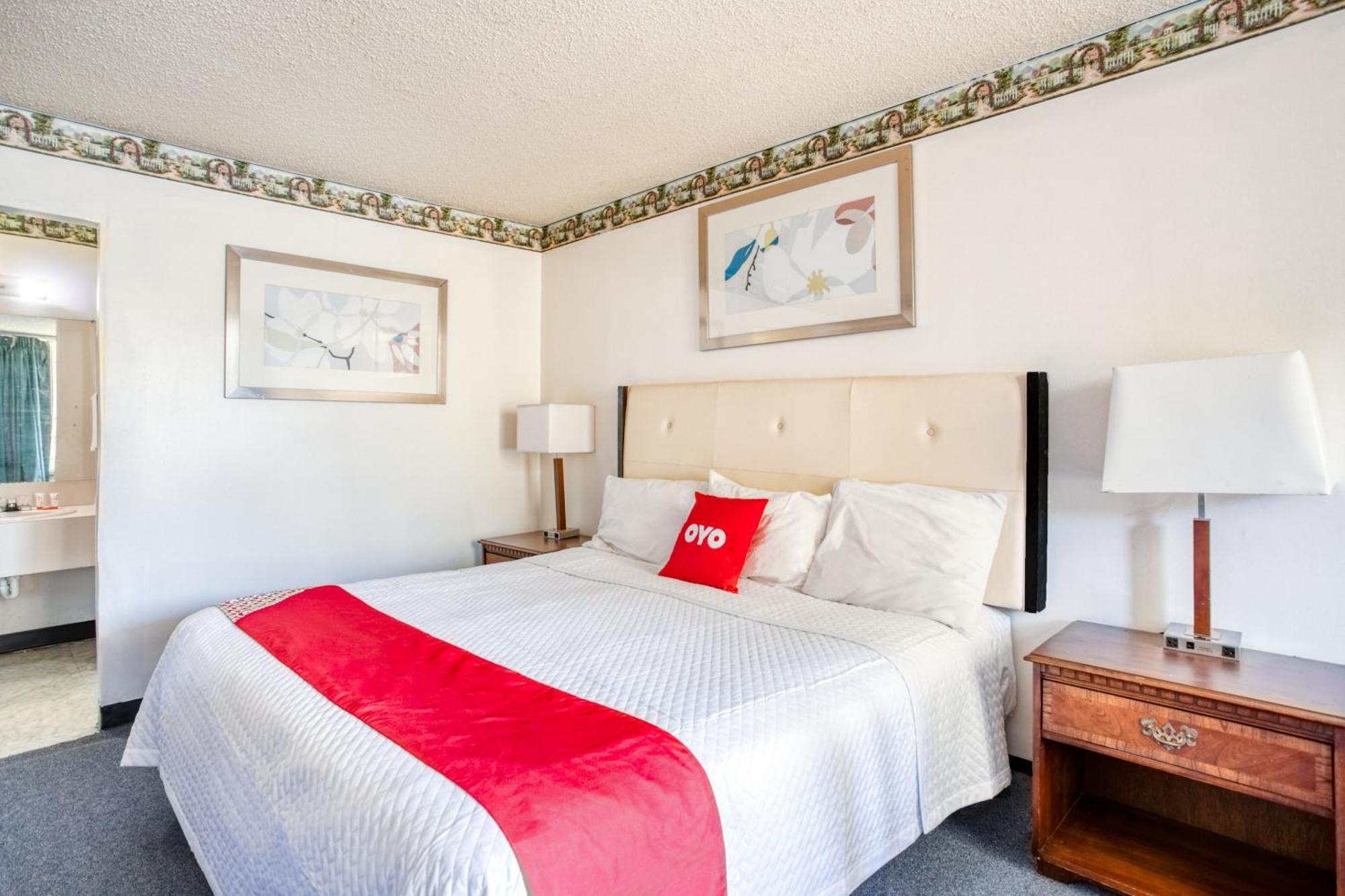 Oyo Hotel Petersburg Va - Templeton Экстерьер фото